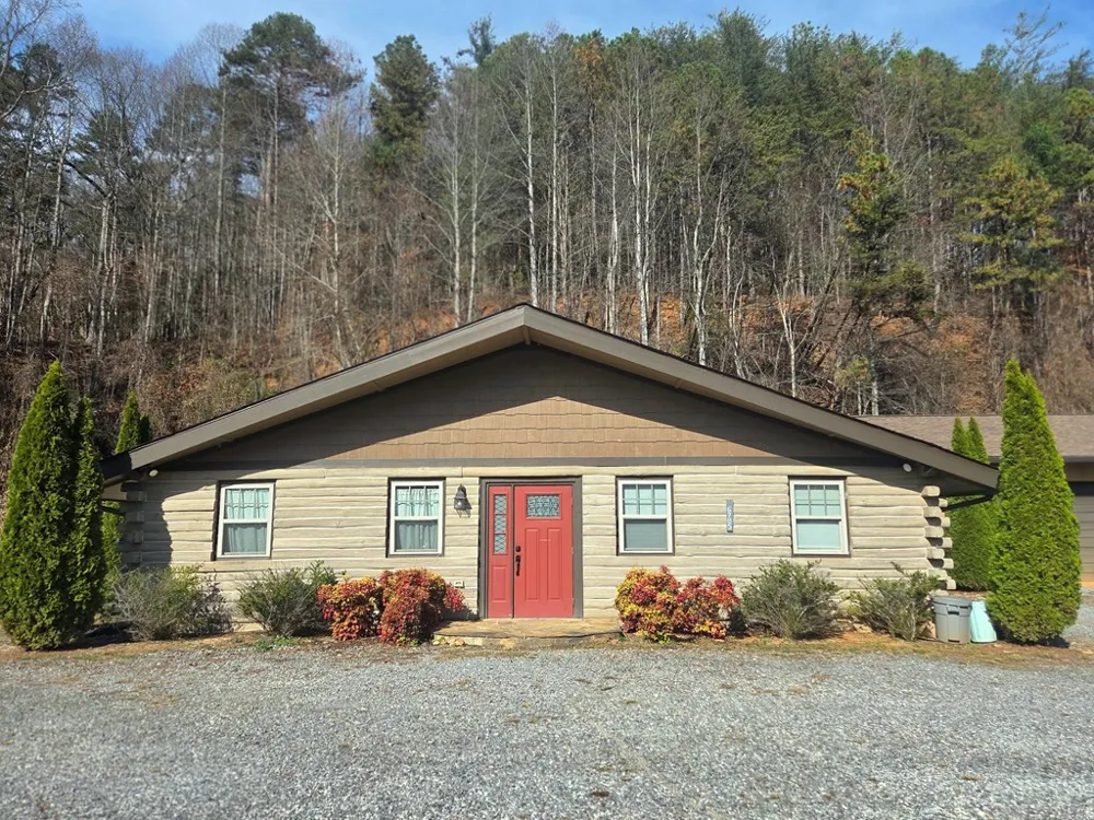 6785 Airport Road Andrews, NC 28901