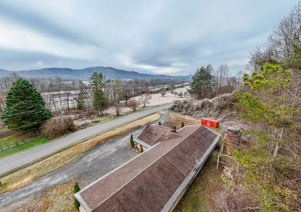 6785 Airport Road Andrews, NC 28901