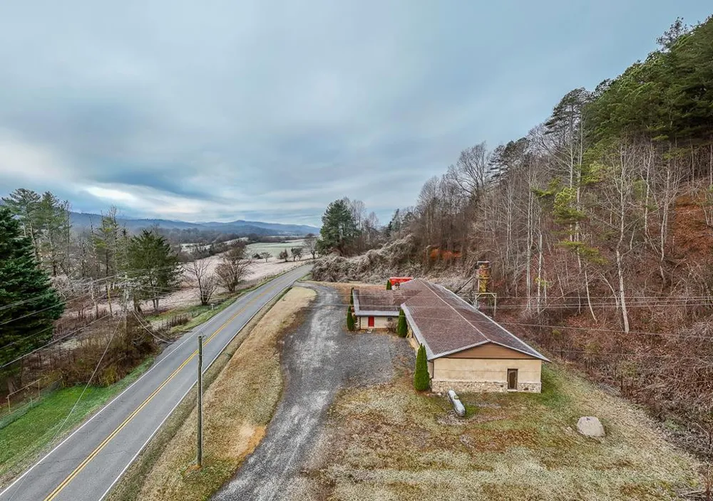 6785 Airport Road Andrews, NC 28901