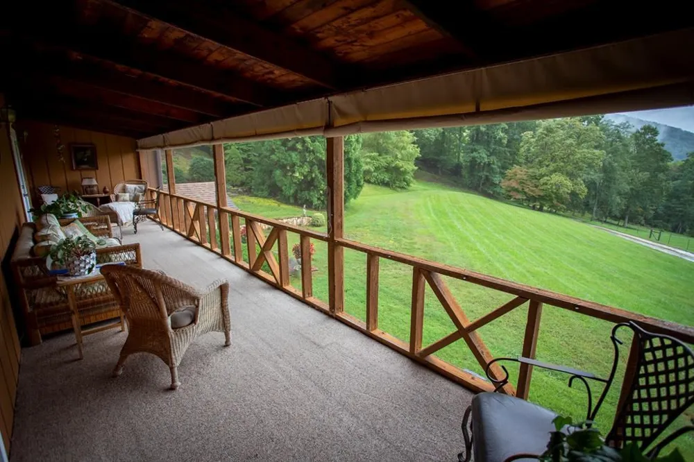 1620 E Buffalo Road Robbinsville, NC 28771