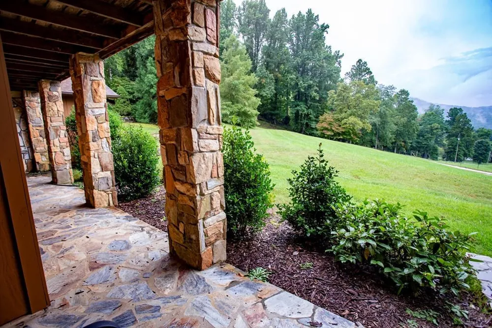 1620 E Buffalo Road Robbinsville, NC 28771