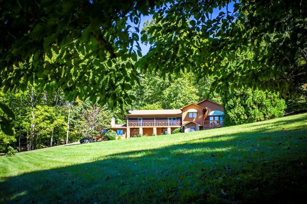 1620 E Buffalo Road Robbinsville, NC 28771