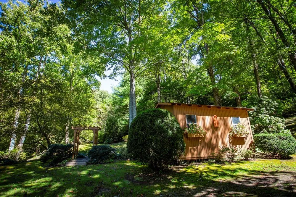 1620 E Buffalo Road Robbinsville, NC 28771