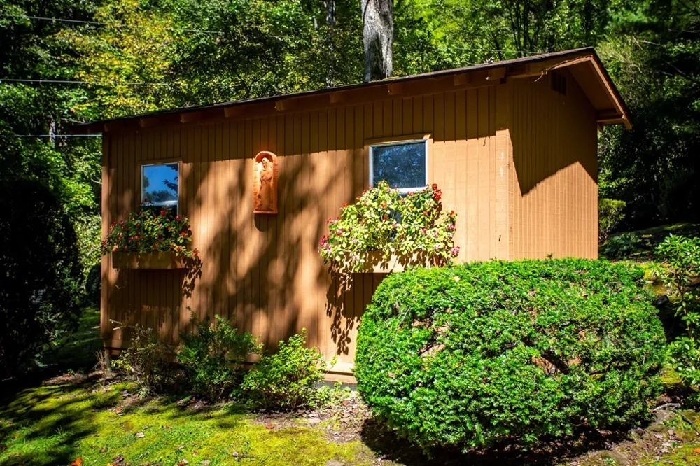 1620 E Buffalo Road Robbinsville, NC 28771