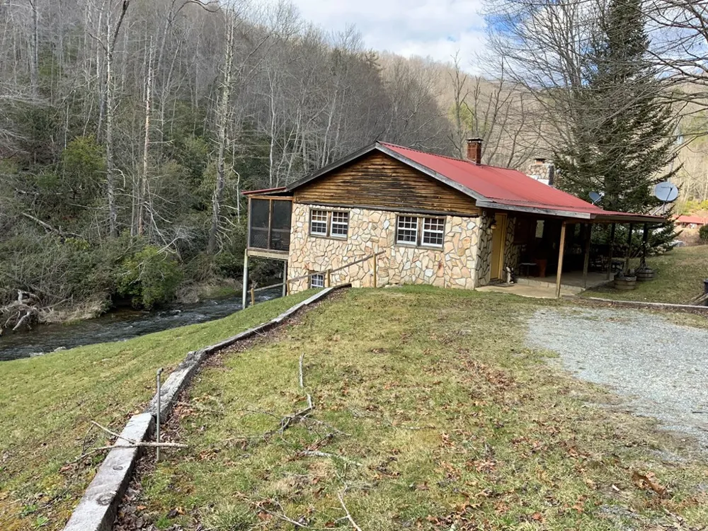 21027 Wayah Road Nantahala, NC 28781