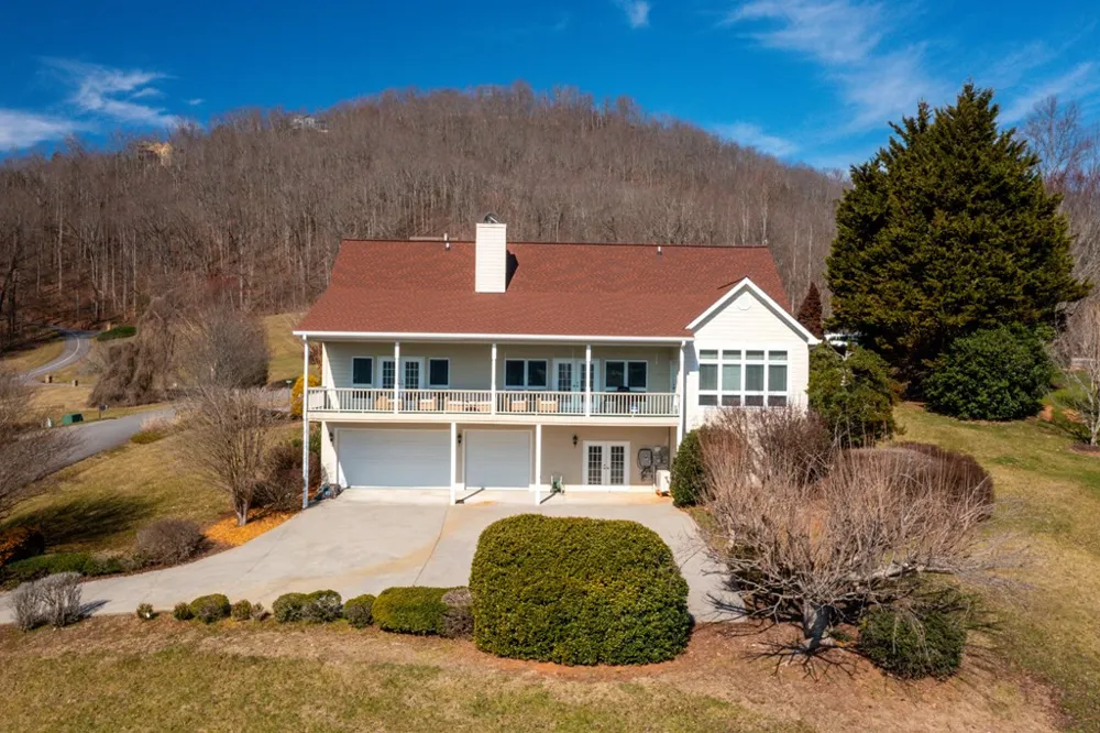 18 Foxfire Court Hayesville, NC 28904