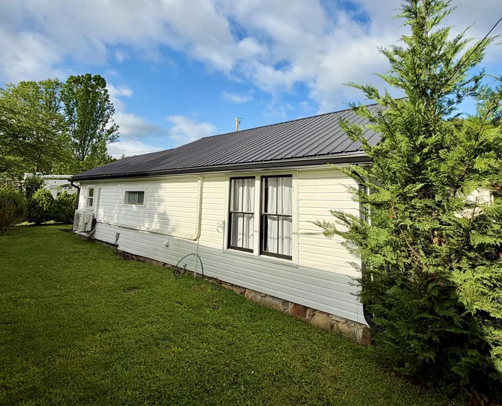 23 Cody Street Robbinsville, NC 28771