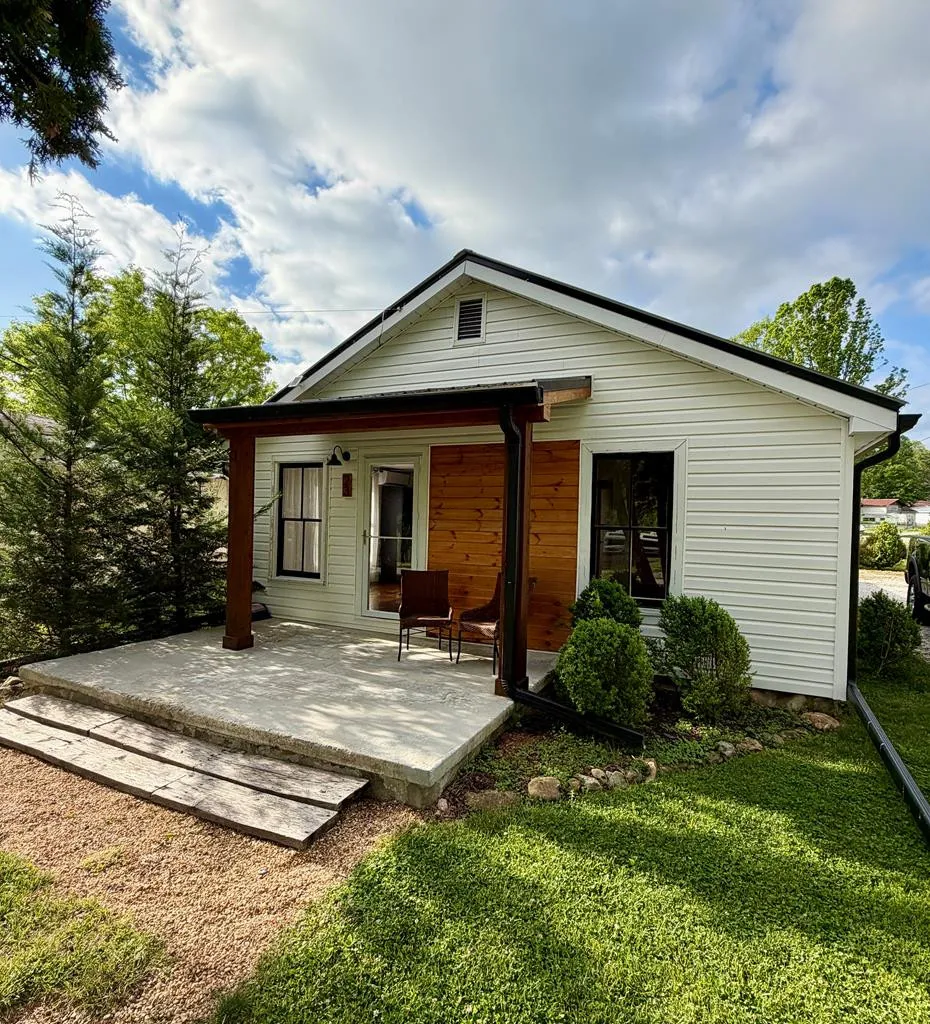 23 Cody Street Robbinsville, NC 28771