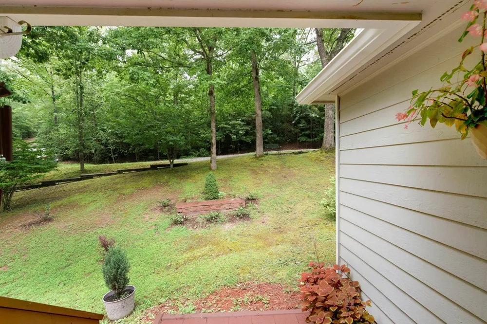125 Jess Hooper Drive Hayesville, NC 28904