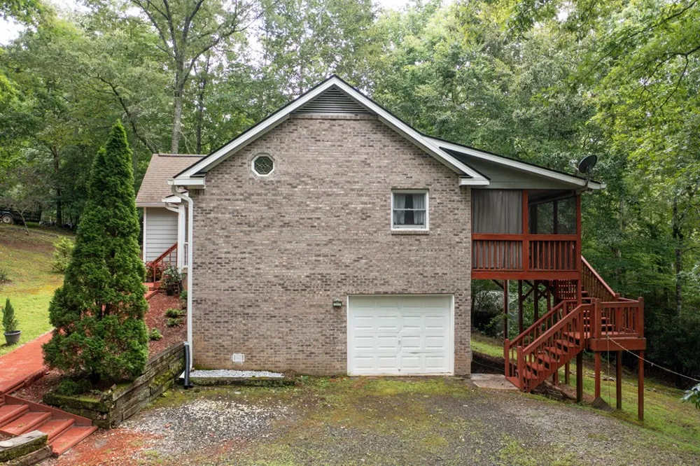 125 Jess Hooper Drive Hayesville, NC 28904