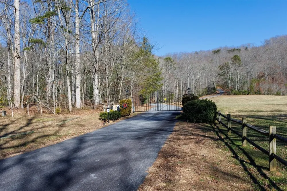 1706 Deer Valley Drive Warne, NC 28909