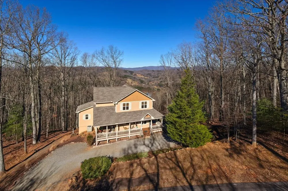 1706 Deer Valley Drive Warne, NC 28909