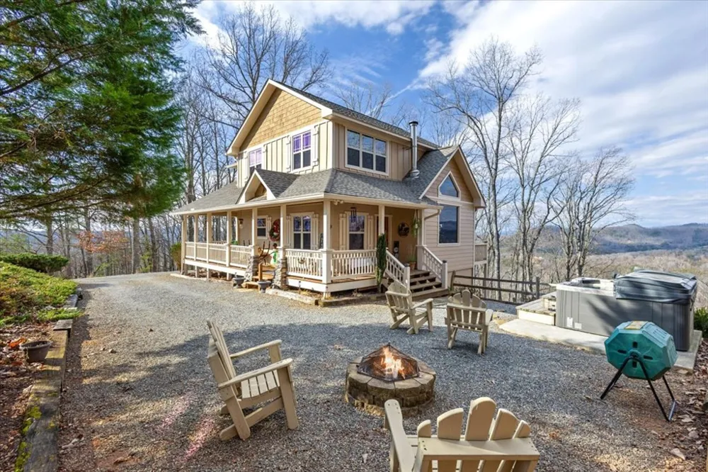 1706 Deer Valley Drive Warne, NC 28909