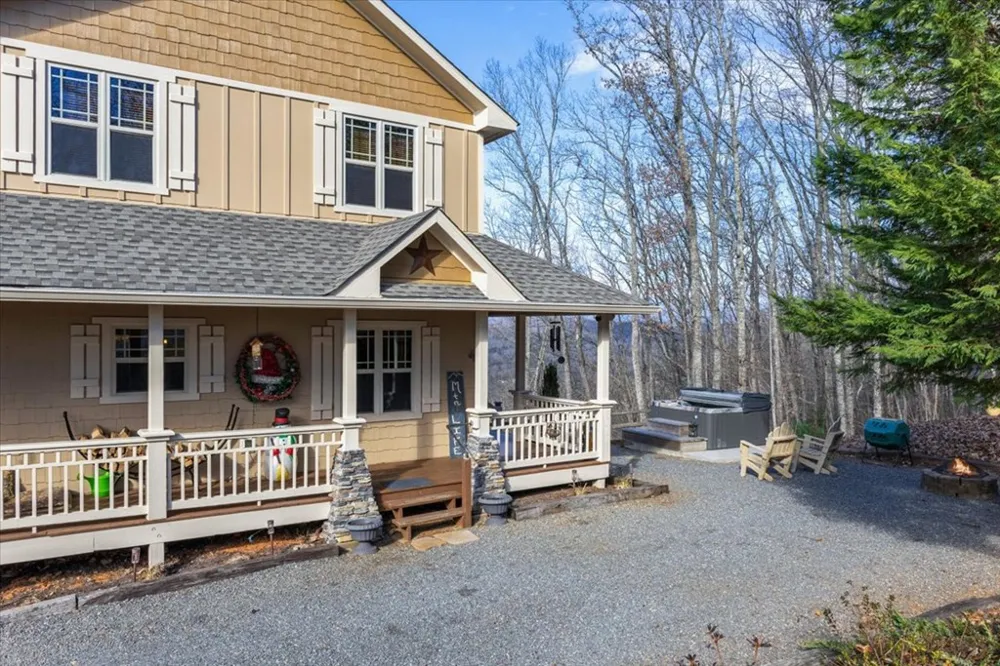 1706 Deer Valley Drive Warne, NC 28909
