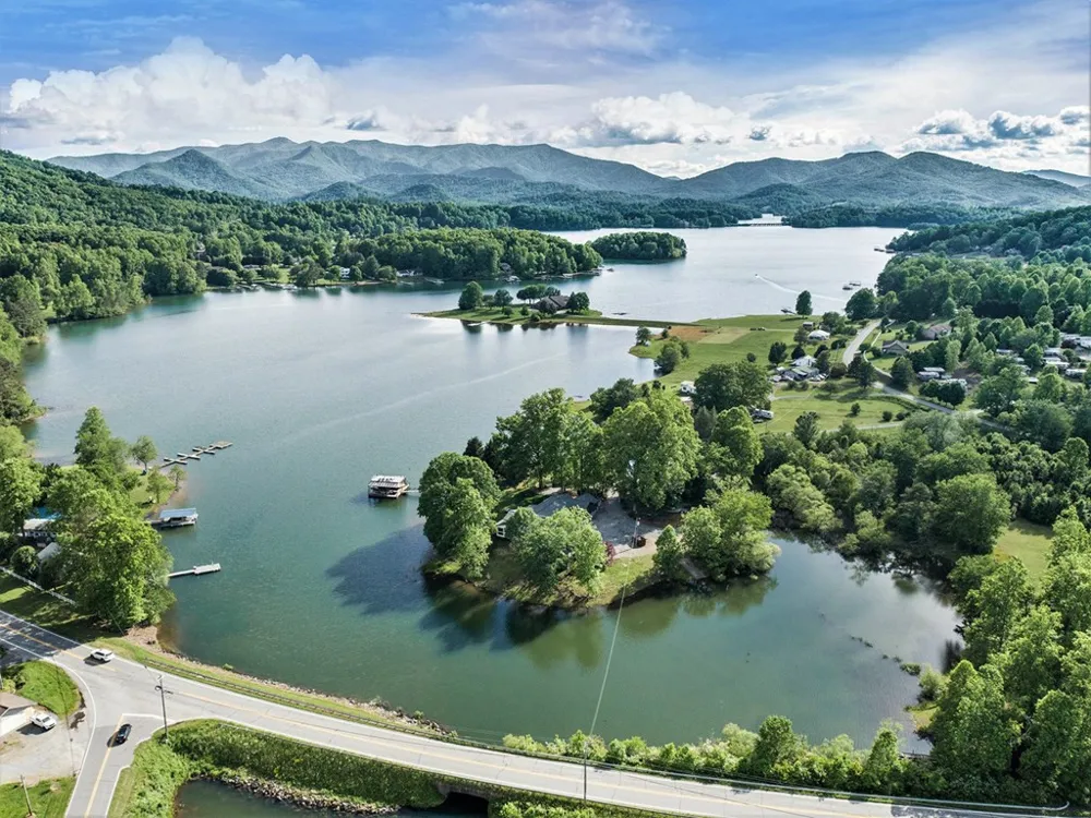 834 Lower Bell Creek Road Hiawassee, GA 30546