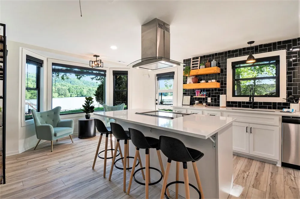 834 Lower Bell Creek Road Hiawassee, GA 30546