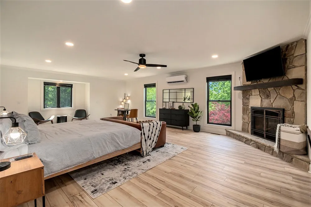 834 Lower Bell Creek Road Hiawassee, GA 30546