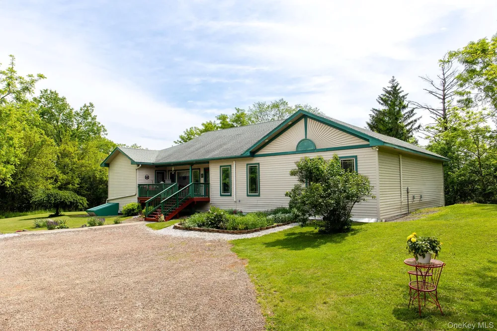 22 Noble Street Coxsackie, NY 12051
