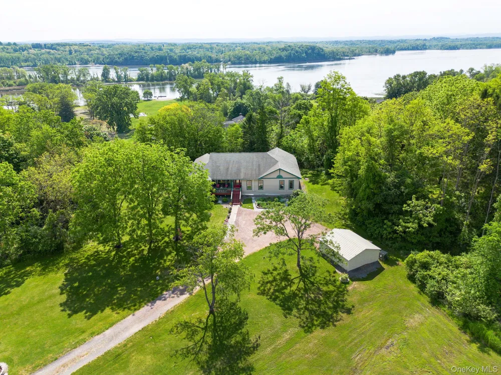 22 Noble Street Coxsackie, NY 12051