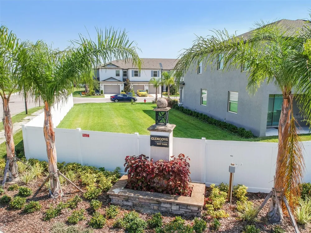 633 ROYAL EMPRESS DRIVE Ruskin, FL 33570