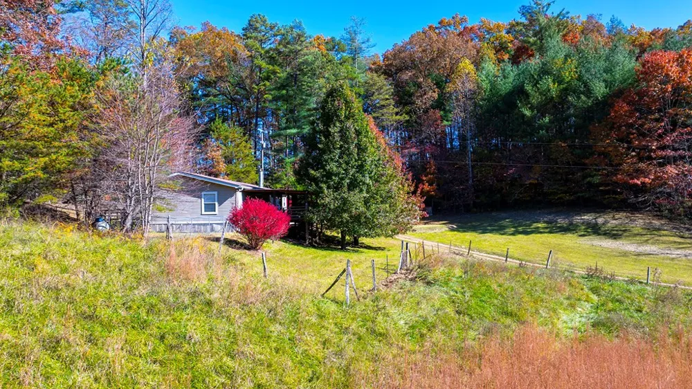 173&130 Edwards Cove Road Bryson City, NC 28713