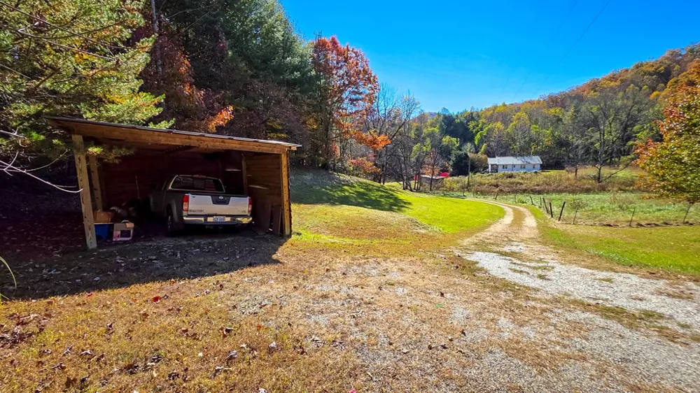 173&130 Edwards Cove Road Bryson City, NC 28713
