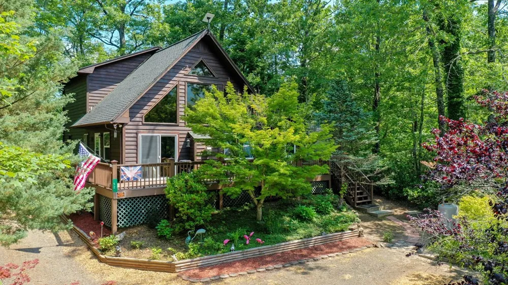 52 Bear Track Road Andrews, NC 28901