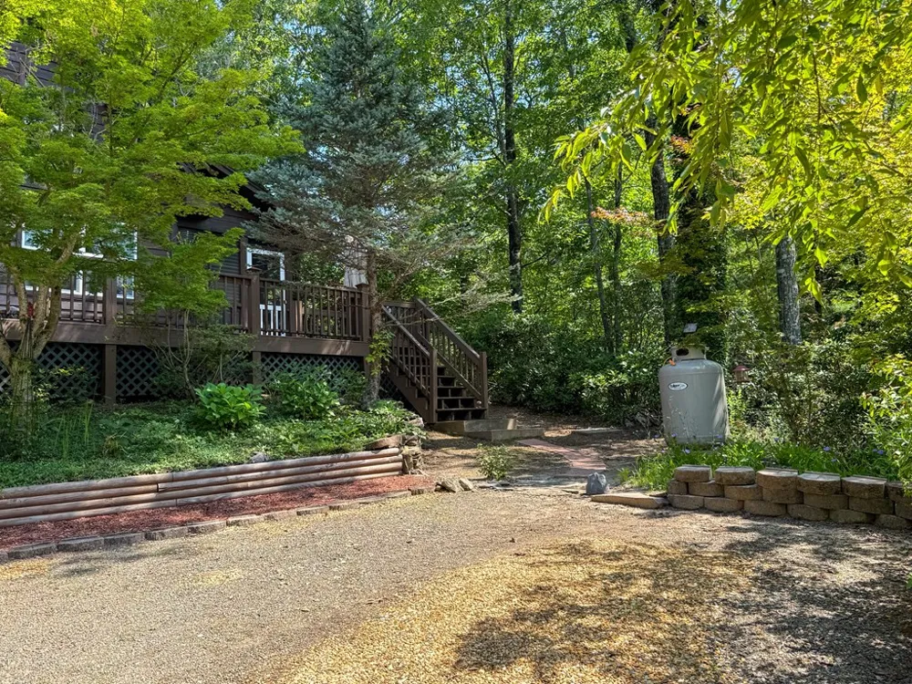 52 Bear Track Road Andrews, NC 28901