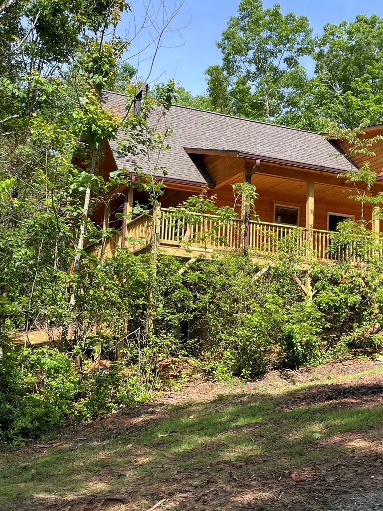 25 Glenn Oak Lane Hayesville, NC 28904