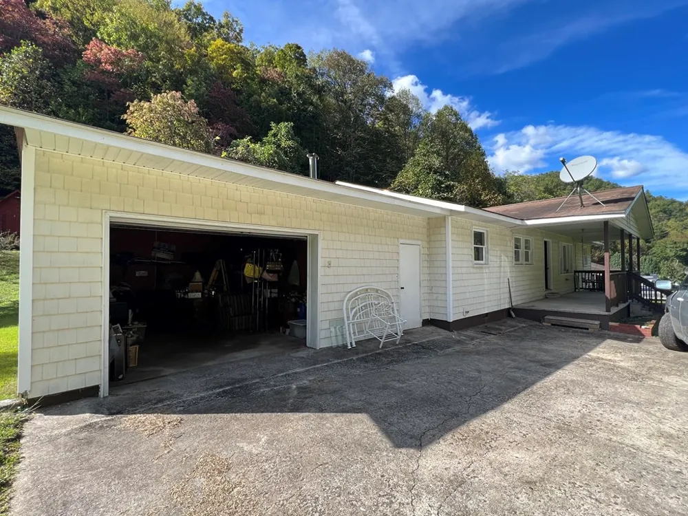 1050 US Highway 19 Topton, NC 28781