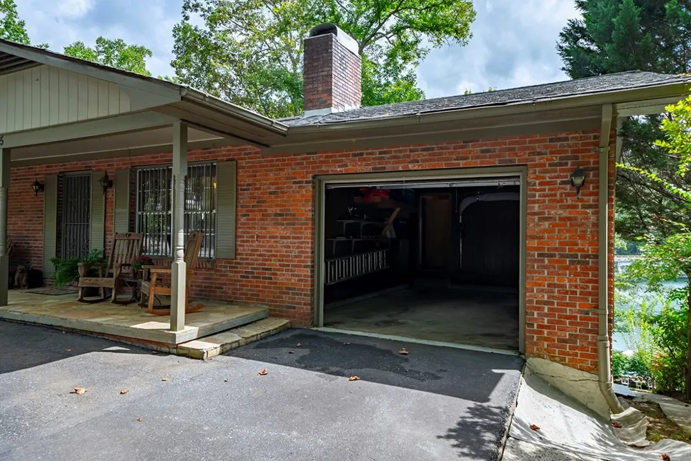 55 Avisco Robbinsville, NC 28771