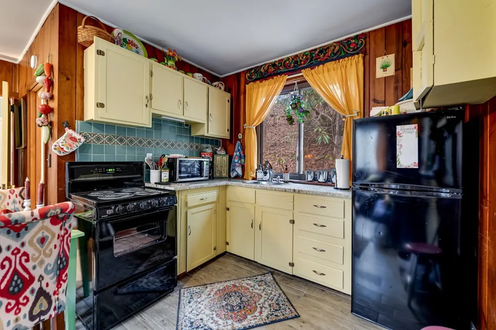 180 Valley Lane Bryson City, NC 28713