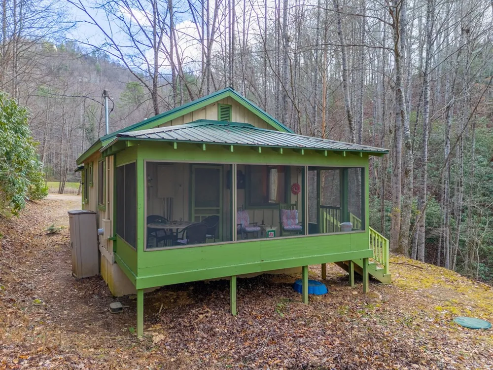 180 Valley Lane Bryson City, NC 28713