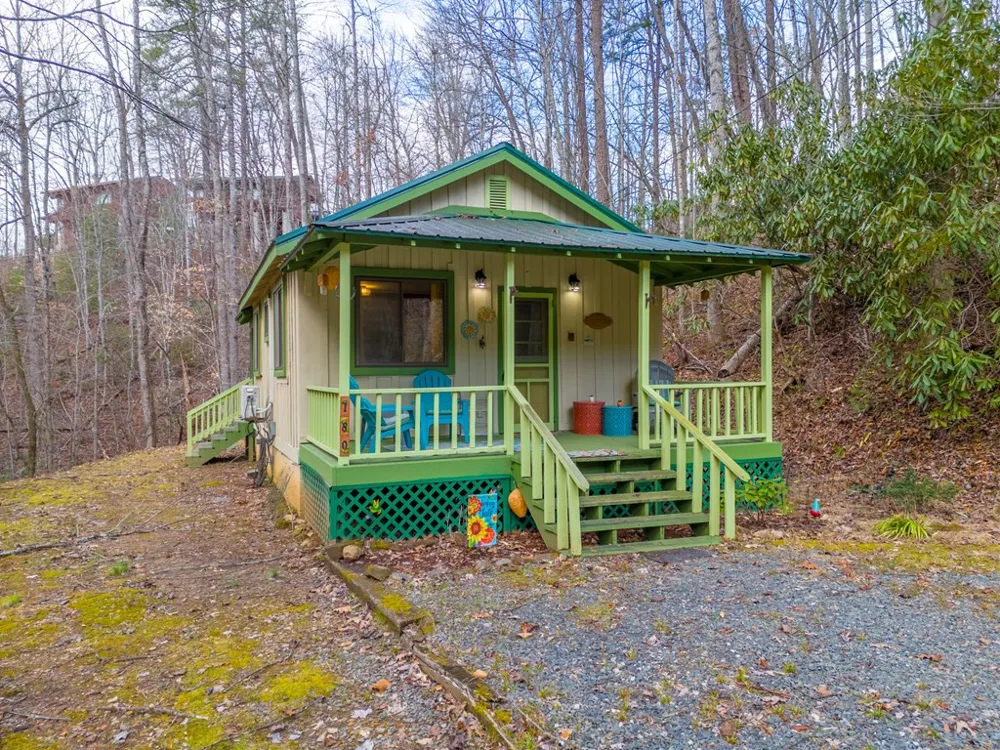 180 Valley Lane Bryson City, NC 28713