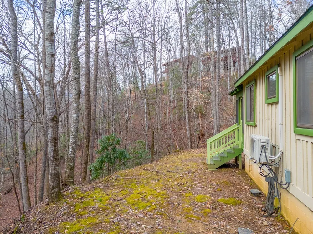 180 Valley Lane Bryson City, NC 28713