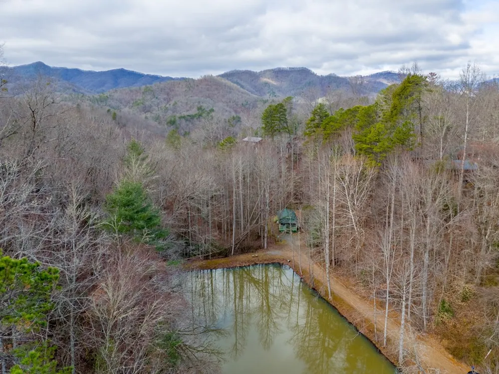 180 Valley Lane Bryson City, NC 28713