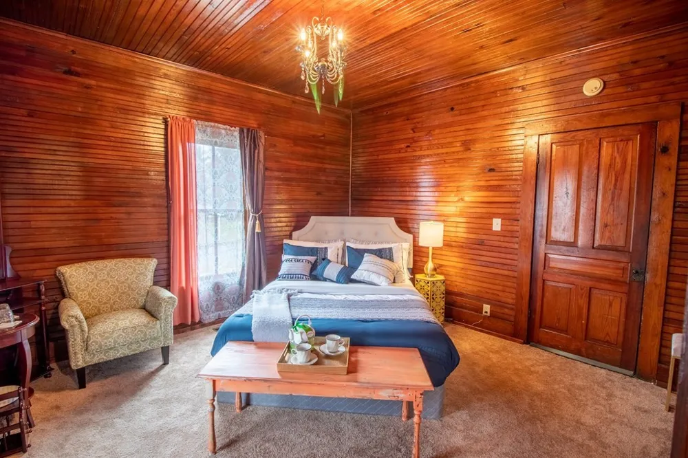 215 Bristol Avenue Andrews, NC 28901