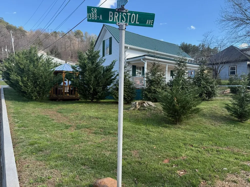 215 Bristol Avenue Andrews, NC 28901