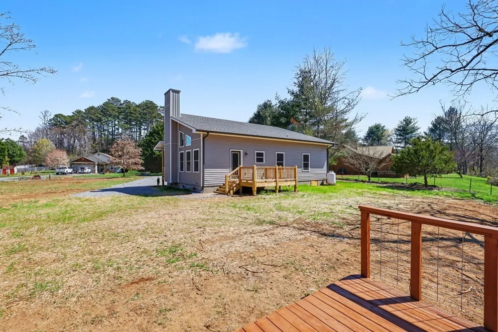 195 Rivers Edge Drive Hayesville, NC 28904