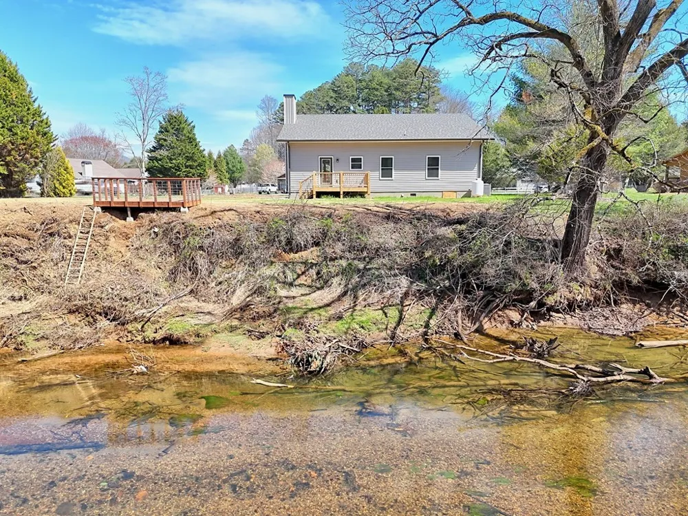 195 Rivers Edge Drive Hayesville, NC 28904