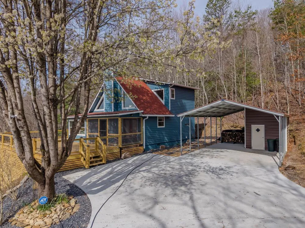 355 Up The Creek Trail Hayesville, NC 28904
