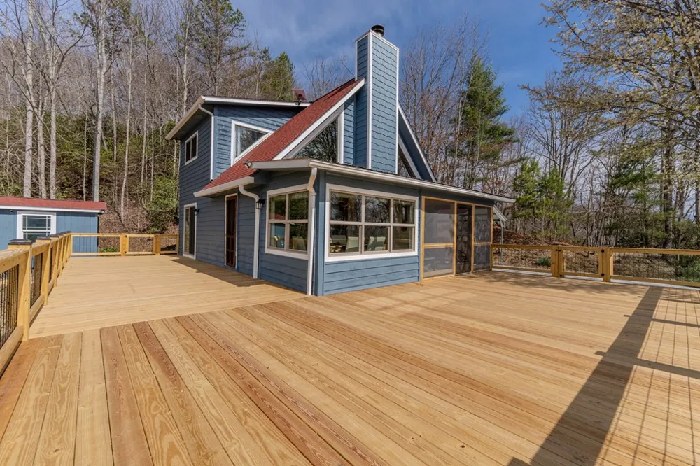 355 Up The Creek Trail Hayesville, NC 28904