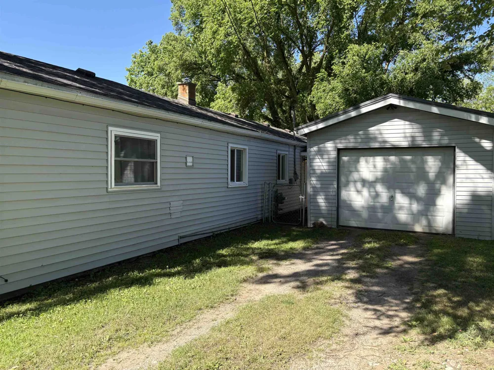 8764 Washington Street Taymouth Township, MI 48415