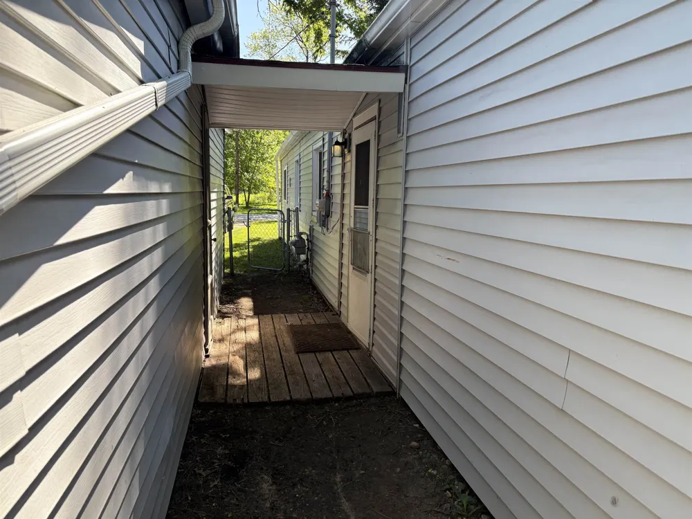 8764 Washington Street Taymouth Township, MI 48415