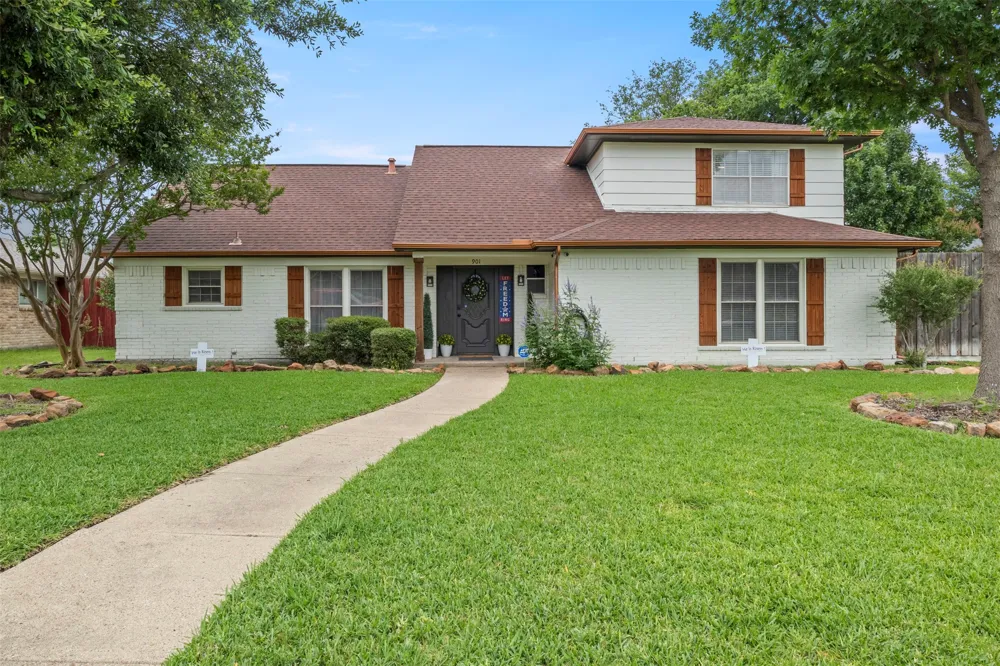 901 Serenade Lane