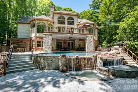 1090 Saunders Drive