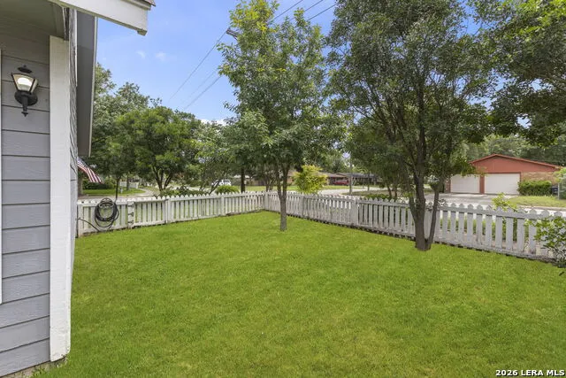 1405 Azalea Ln New Braunfels, TX 78130