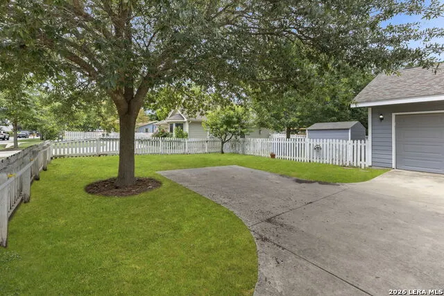 1405 Azalea Ln New Braunfels, TX 78130