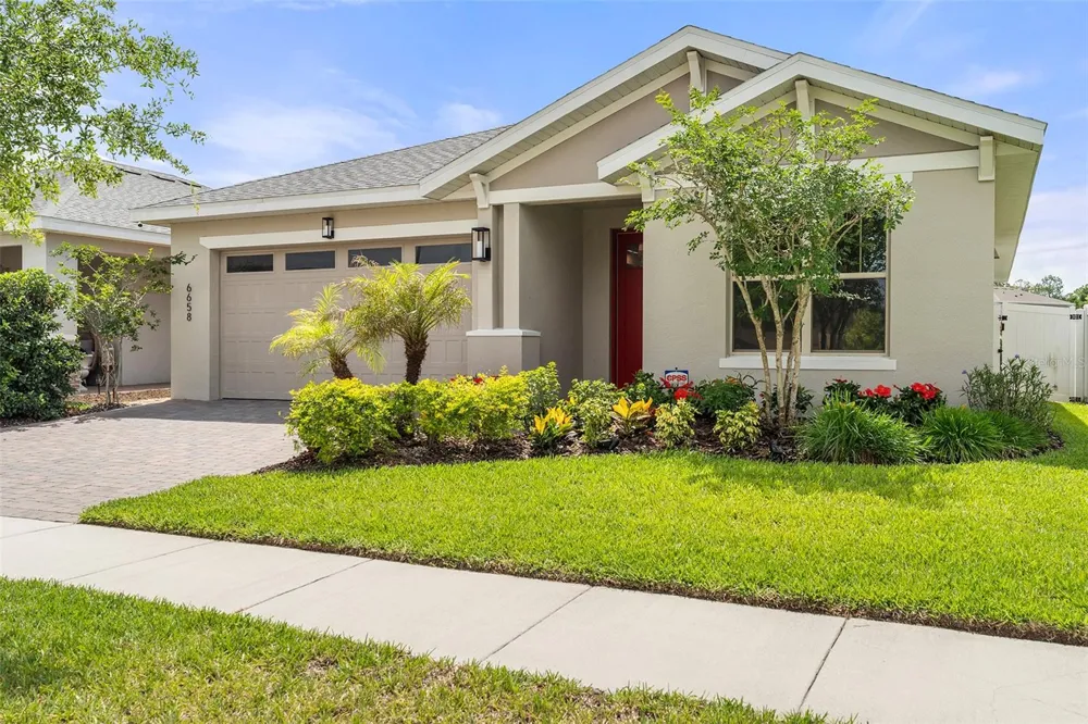 6658 SYREETA LANE St Cloud, FL 34773