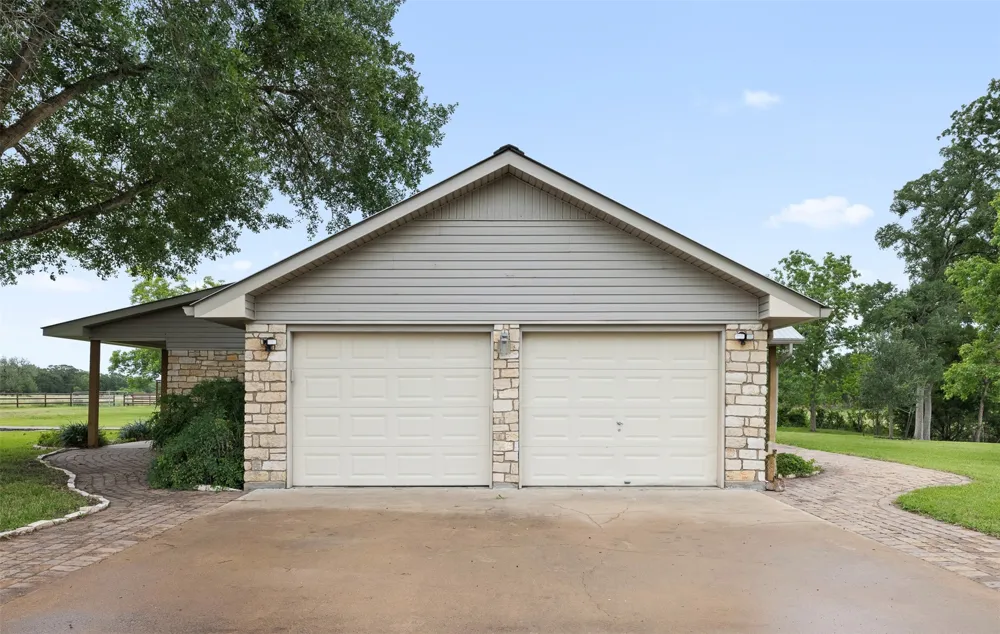 1140 Private Road 8022 Lincoln, TX 78948